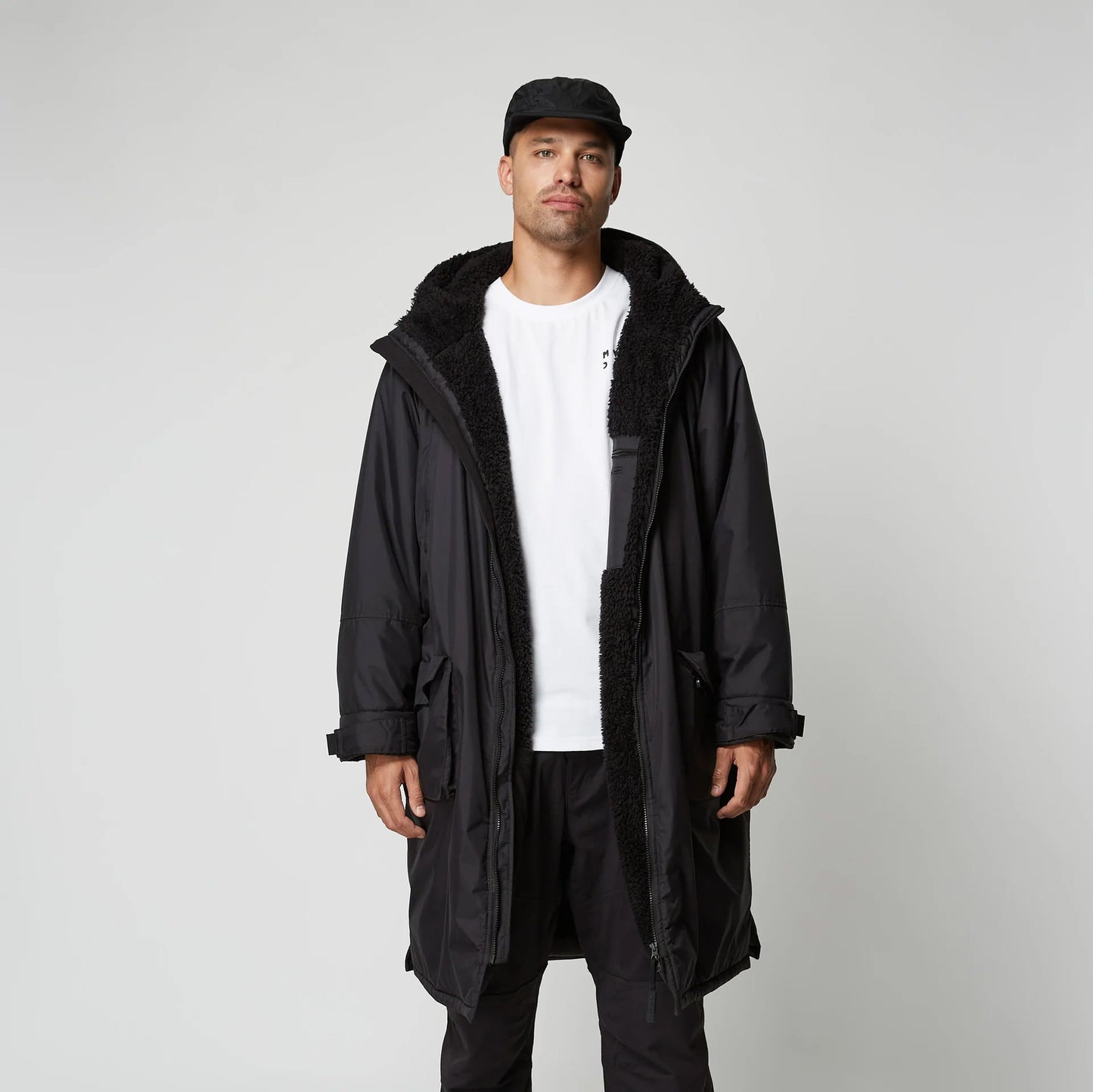 Mystic DTS Poncho Explore [DARK TECH SERIES] - Black