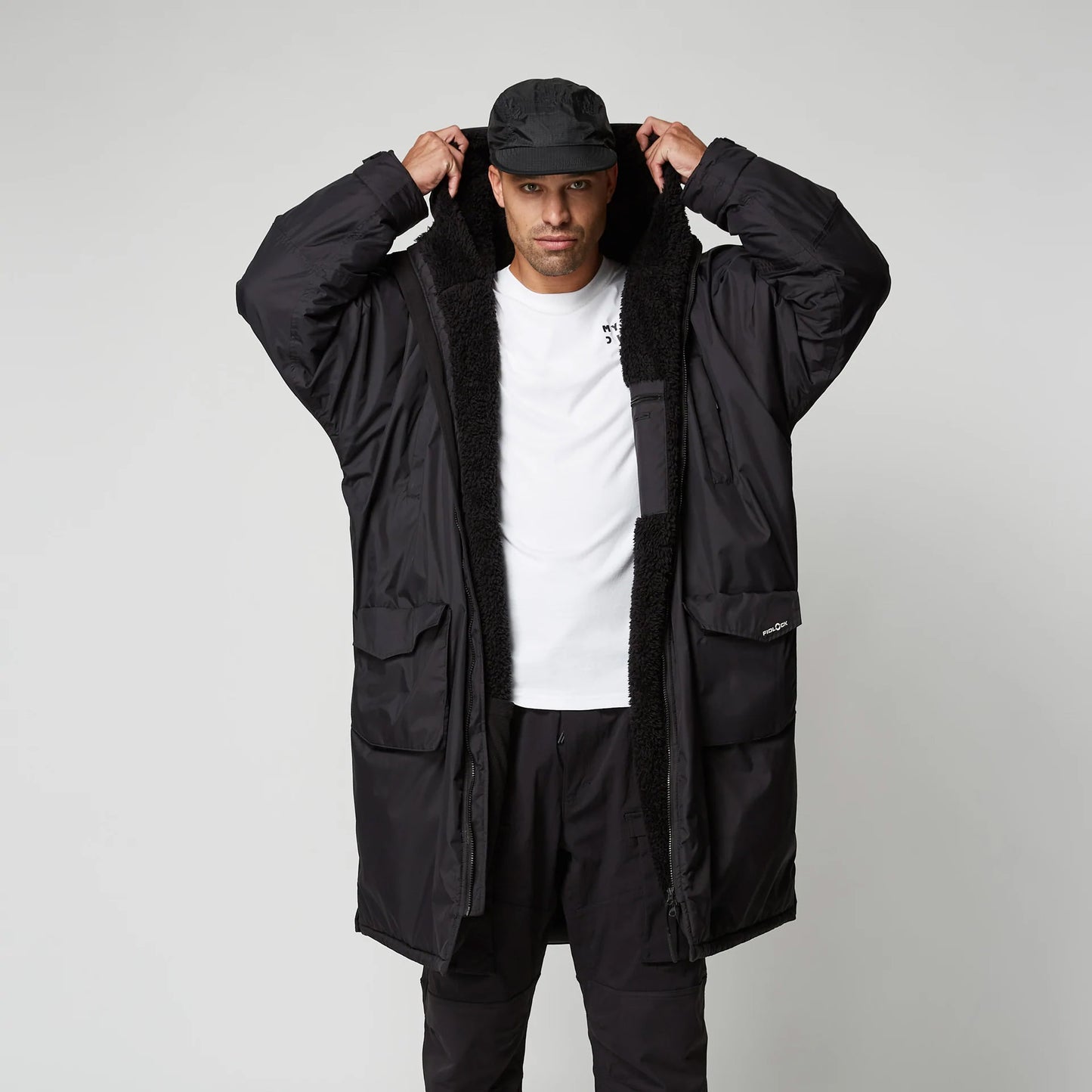  Mystic DTS Poncho Explore [DARK TECH SERIES] - Black